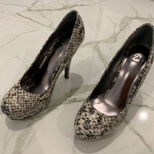 SM New York High Heels Leopard Style Size 8